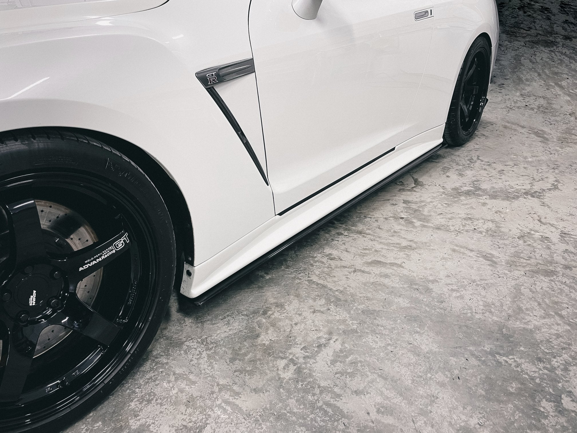 Side Splitters - Nissan GT-R R35 08-16 - Artwork Bodyshop