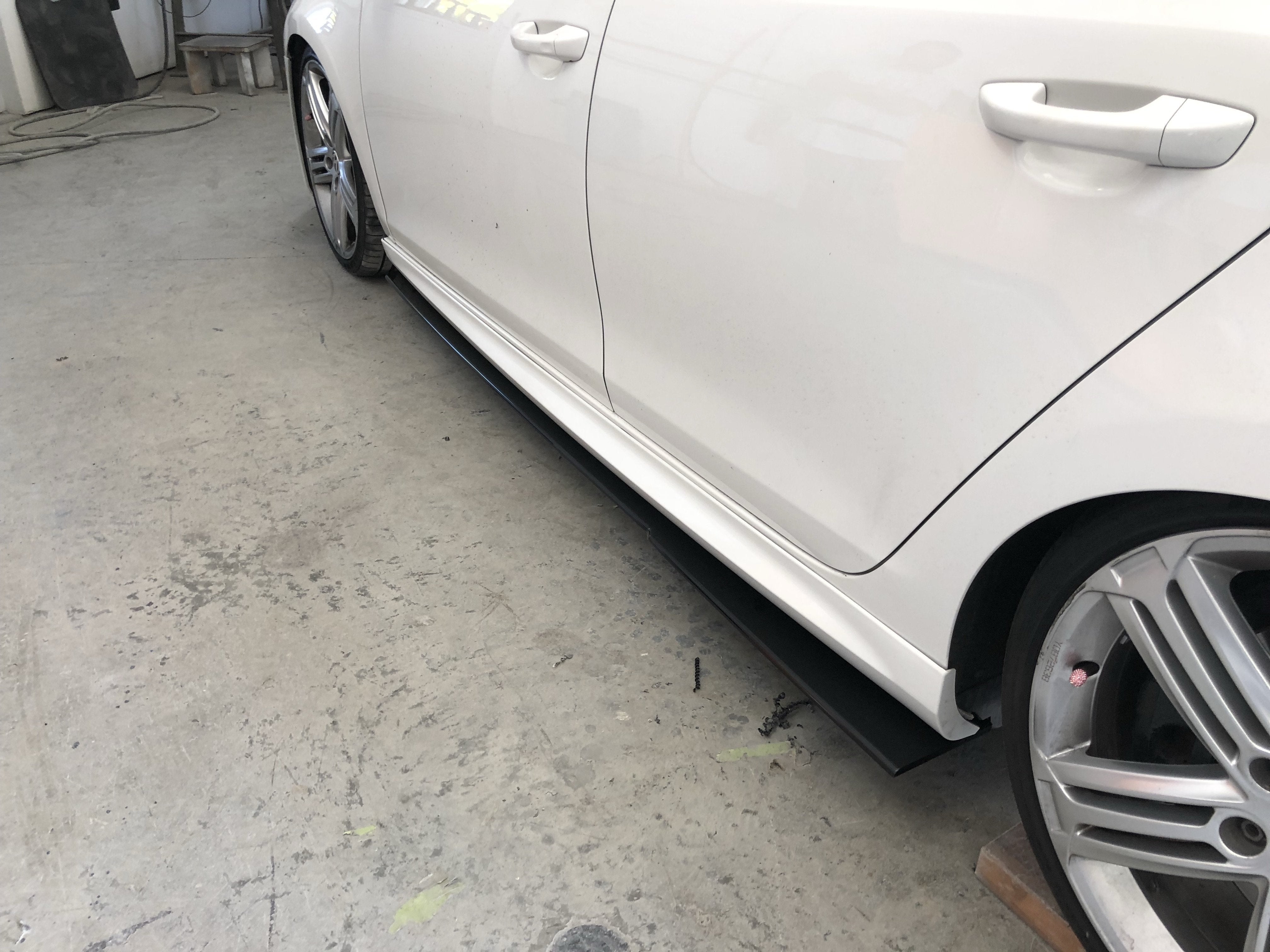 Side Splitters - VW Golf 09-13 - Artwork Bodyshop